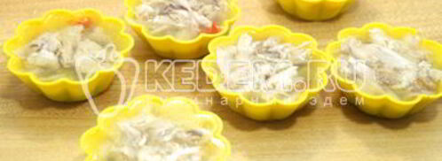 заливное из курицы праздничное. Шаг 10