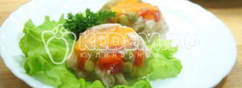 заливное из курицы праздничное. Шаг 11