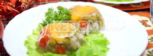 заливное из курицы праздничное. Шаг 12