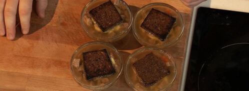 заливное из телячьего языка с ржаным хлебом. Шаг 8