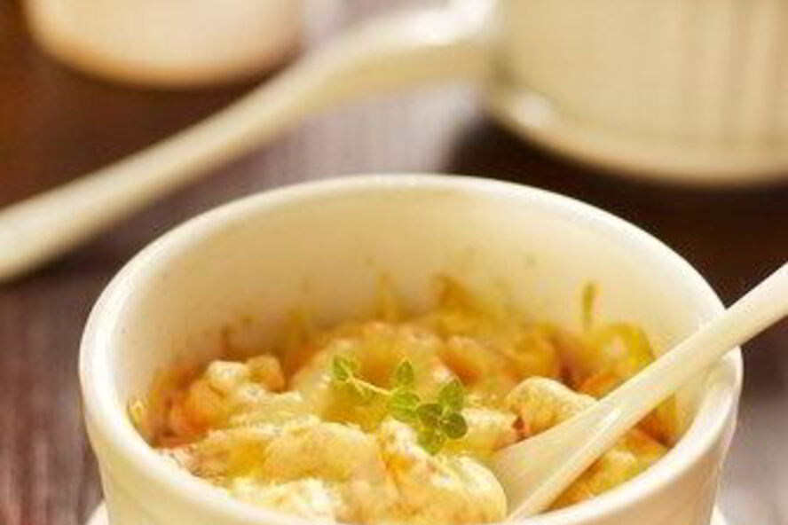 Рецепт куриного жюльена в сливочном соусе с золотистой корочкой из пармезана