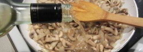жульен с грибами классический. Шаг 4
